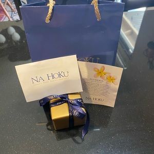 Na Hoku Sterling Silver Flower Stud Earrings